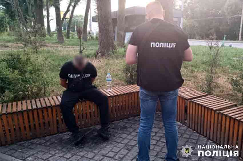 У Хмельницькому затримали наркоторговця, у якого вилучили наркотиків на 1,4 мільйони гривень