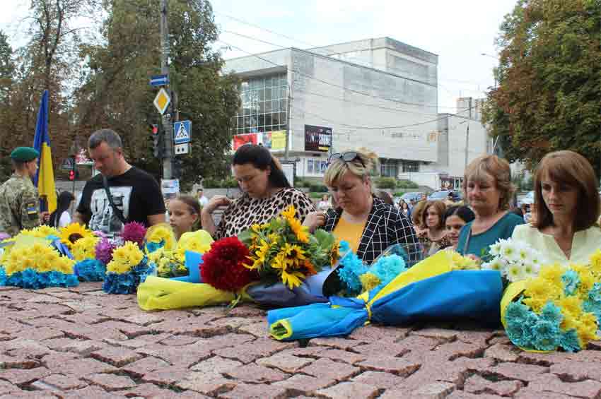 Хмельниччина вшановує своїх героїв у День пам’яті захисників України