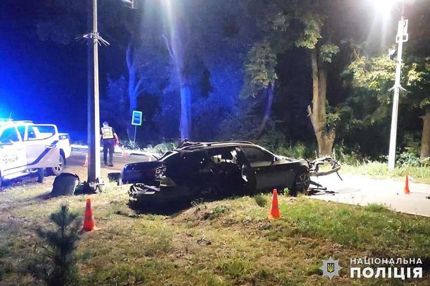 В Чемеровецькій громаді в ДТП загинув 27-річний водій автомобіля «BMW 520D»