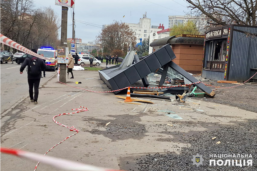 В’їхав у зупинку під дією алкоголю та наркотиків: у Хмельницькому повідомлено про підозру водію BMW