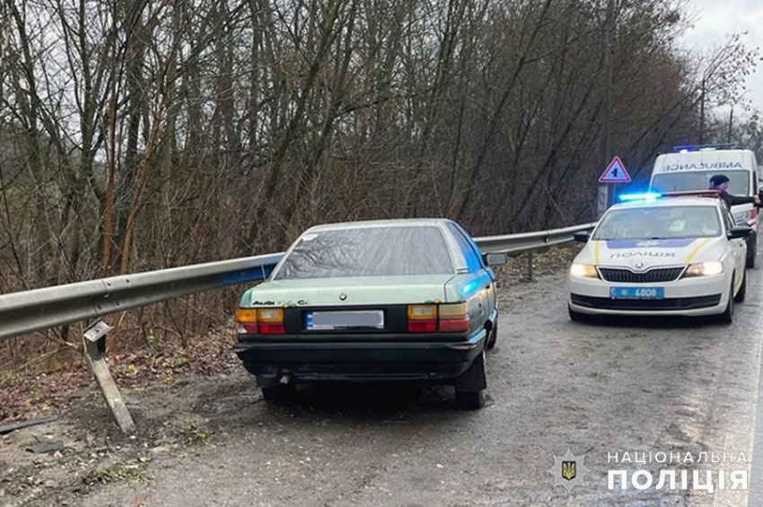 Смертельна ДТП у Хмельницькому: водій легкового автомобіля помер на місці події