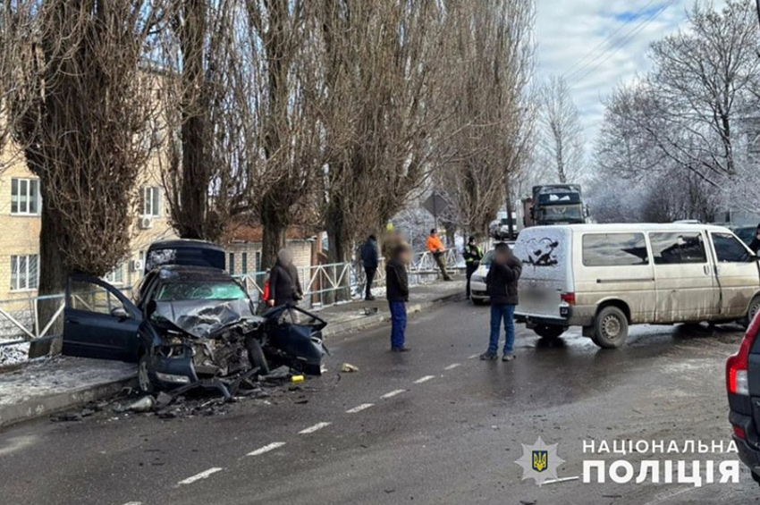 Автопригода у Хмельницькому: 28-річний водій автомобіля «Nissan» потрапив до реанімації