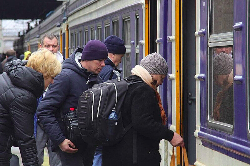 Виплати та субсидії для вимушених переселенців: яких змін очікувати?